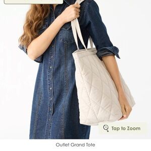 Vera Bradley grand tote in NWT